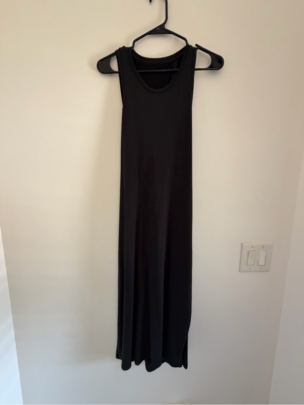 GAP Black Sleeveless Maxi Dress with Peek a Boo Back w Tie